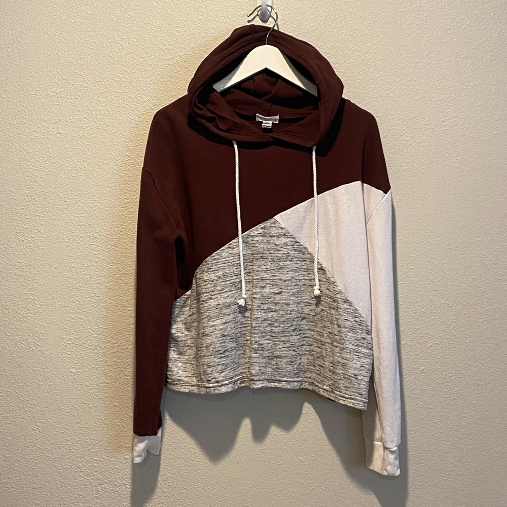 Cropped hoodie size large color‎ block maroon